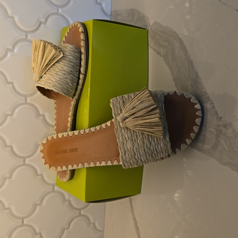 Straw slides.  NWB